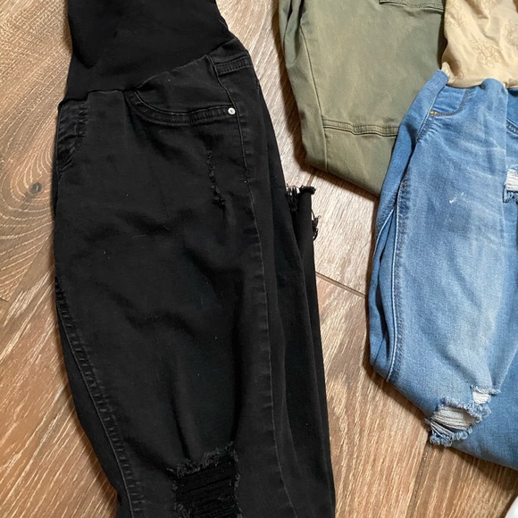 Jessica Simpson Maternity Jeans - Picture 2 of 6